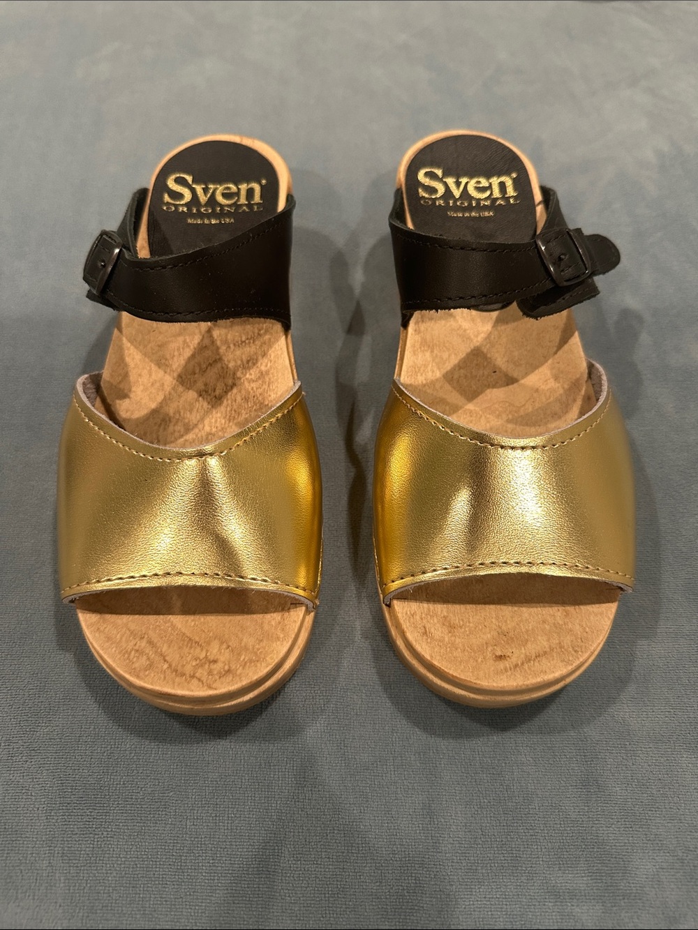 Women’s Sven wooden Gold and Black Slide Sandals